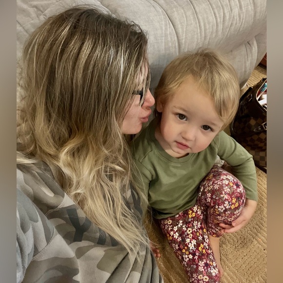 MEET YOUR POSHER ๐ - Picture 3 of 5